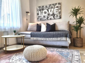 Stay aWhile Apartment 1 - 5 Min zum GOP und BALI-Therme, HDZ & Klinik Nähe, Self Check-in & Free Parking, NETFLIX